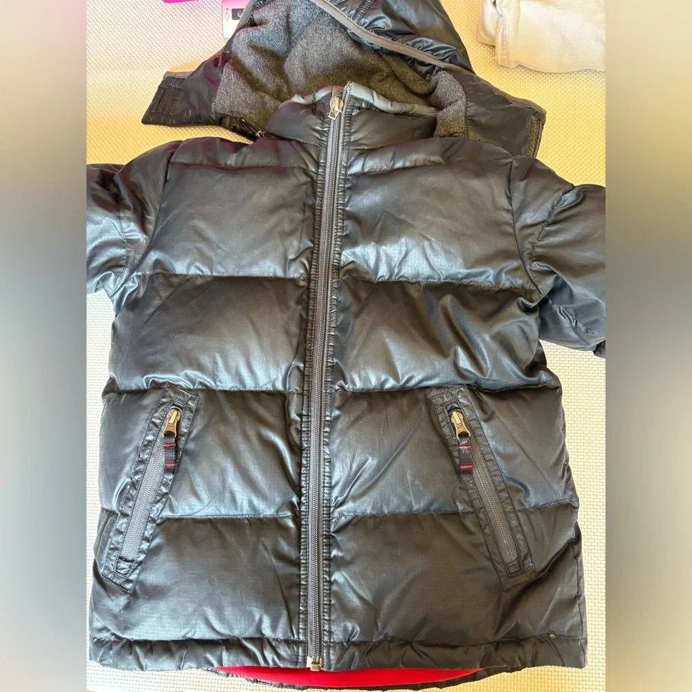 Gap Kids Small (6-7) Black puffer Jacket with detachable hood insulated